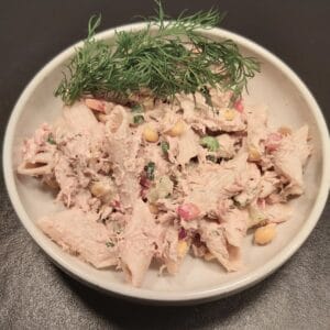 Tonnikala-pastasalaatti