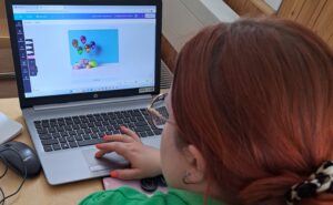 Read more about the article Tulevaisuuden taidot kasvatus- ja ohjausalalla: Digiohjauksen rooli koulunkäynninohjaajan työssä